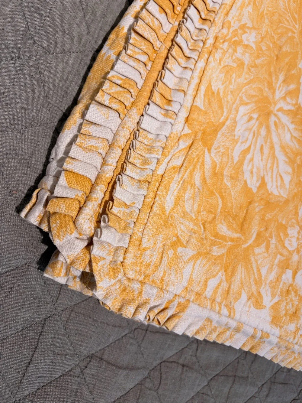 Pottery Barn Matine Marigold Yellow Cream Toile Full/Queen Duvet